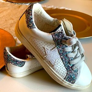 Vintage Havana Size 3 Girls Sneakers